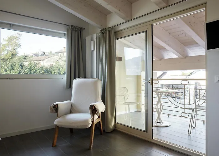 Agora Bed & Breakfast 4*