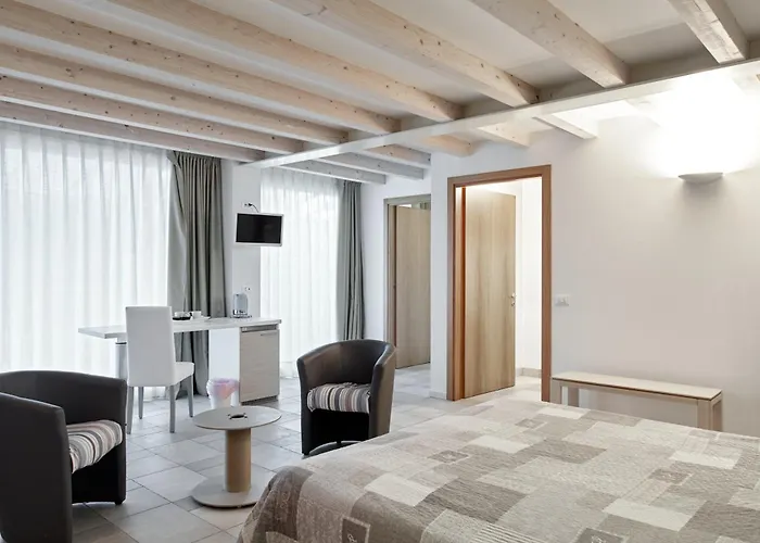 Agora Bed & Breakfast 4*