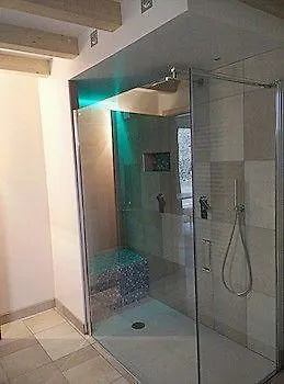 Agora 4*