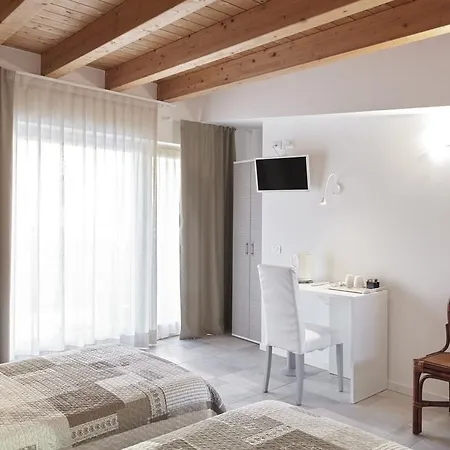 B&B Agora 네그라르