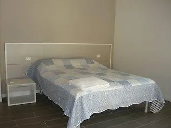 Agora 4*