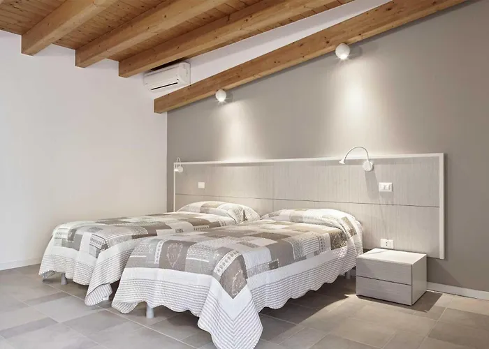 Agora Bed & Breakfast 4*